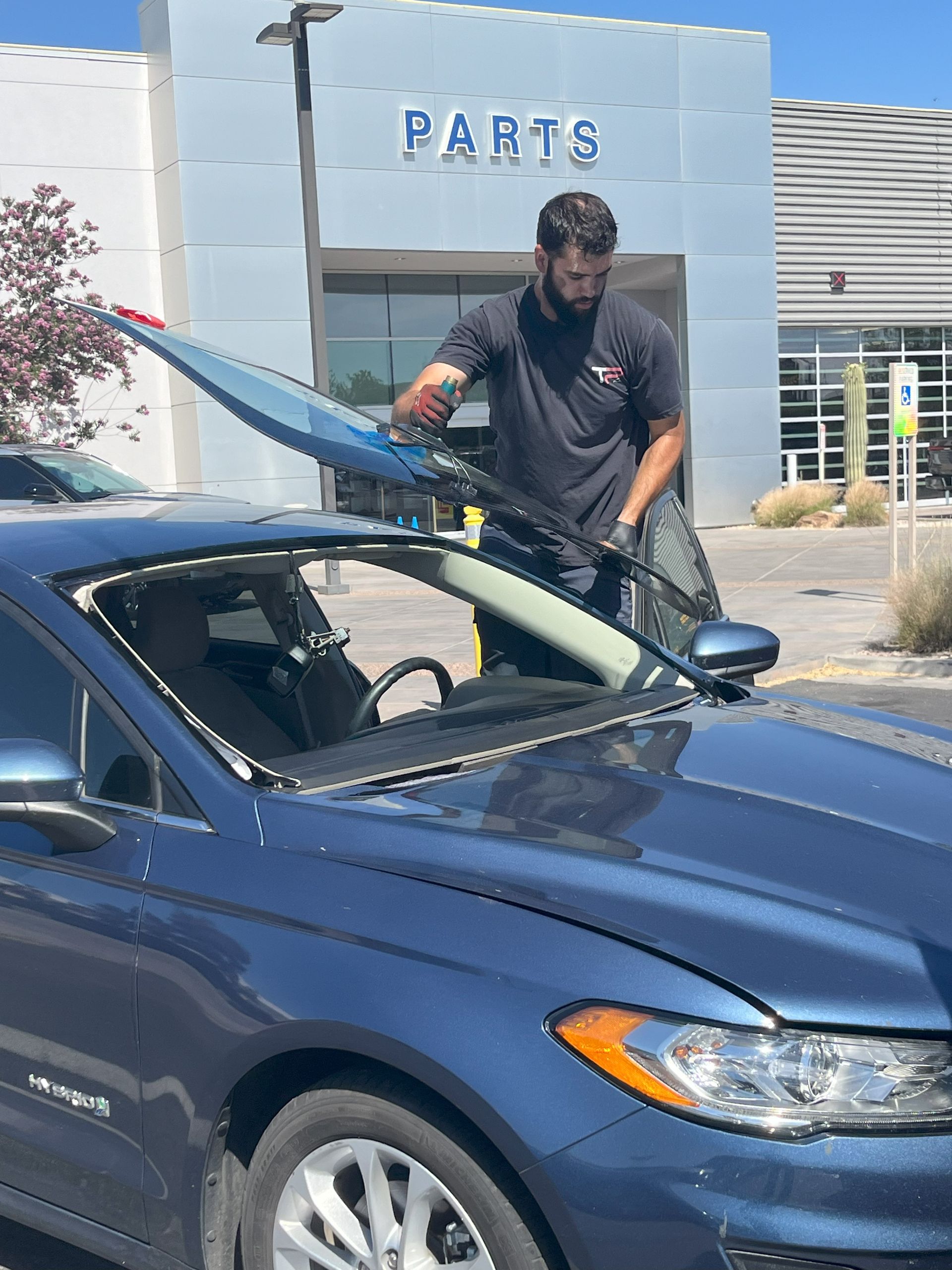 Windshield replacement in Phoenix, AZ