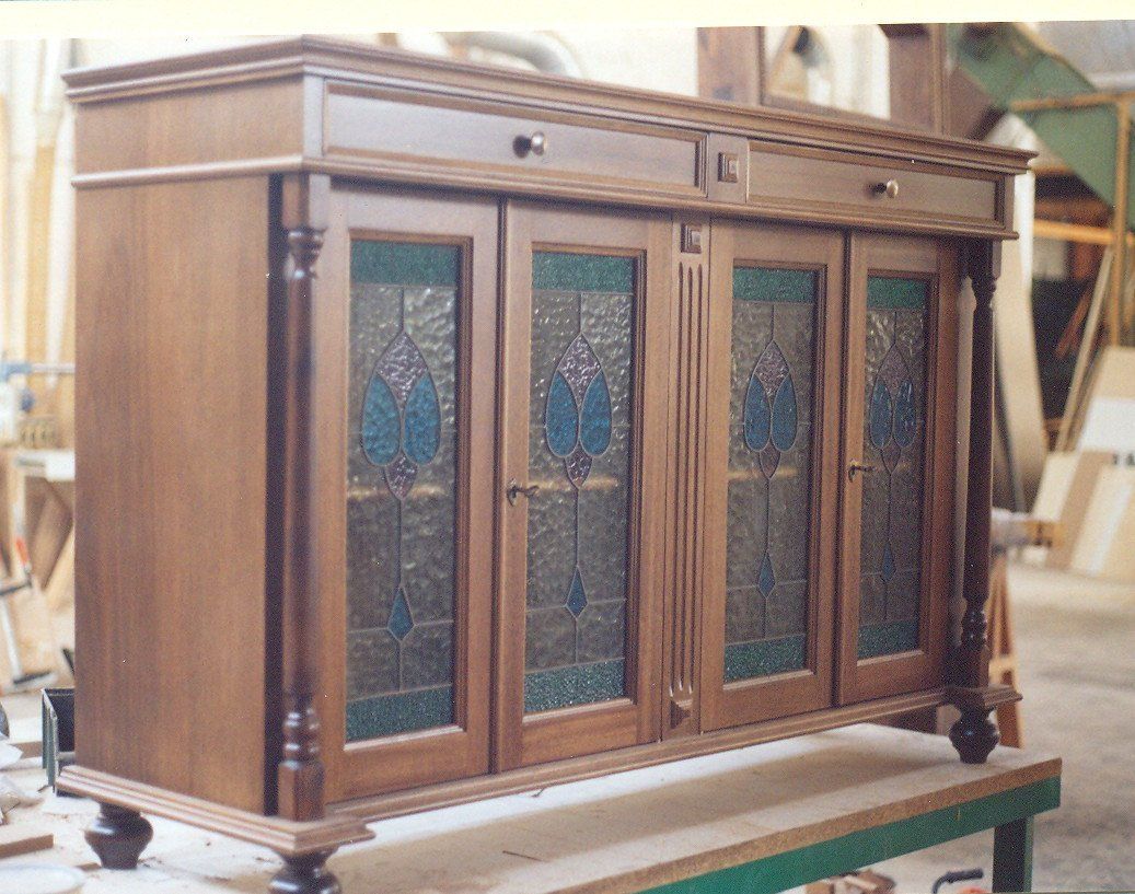 madia in legno e vetro