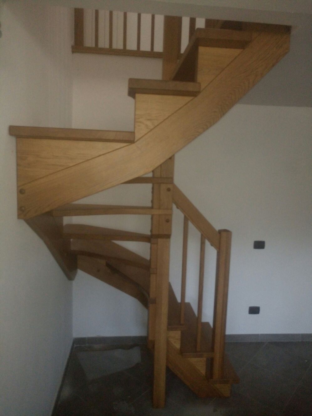 scala a chiocciola in legno massello