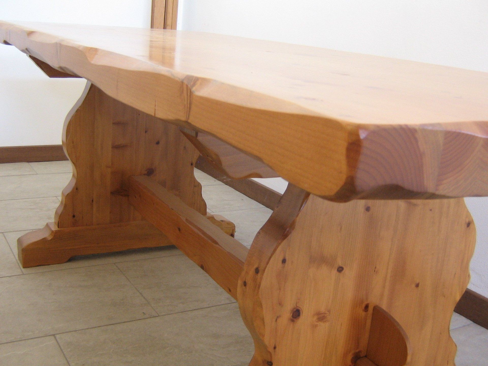 tavolo in legno massello