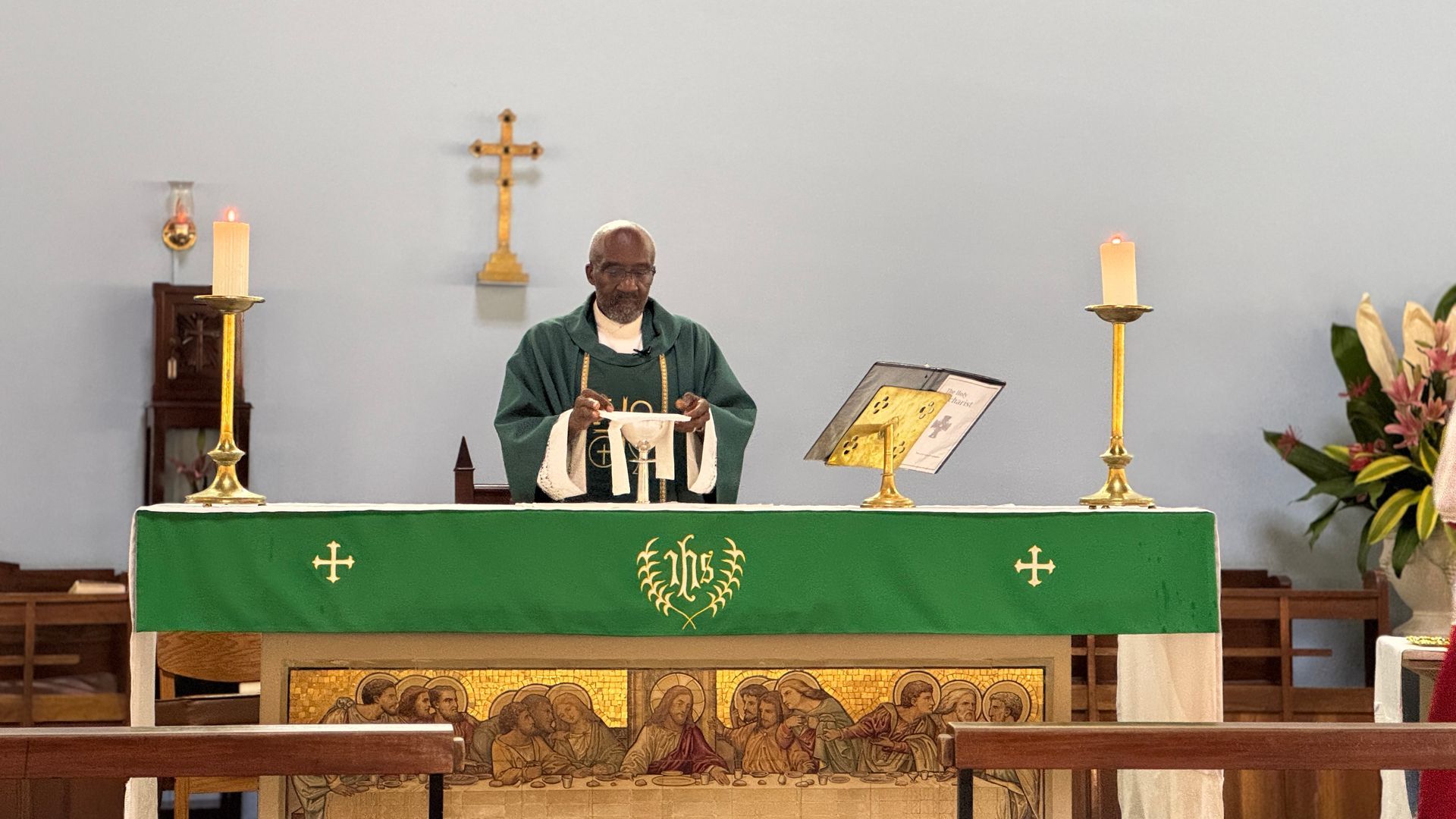 Archdeacon leads communion