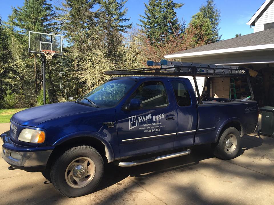 Paneless windows cleaning pickup truck