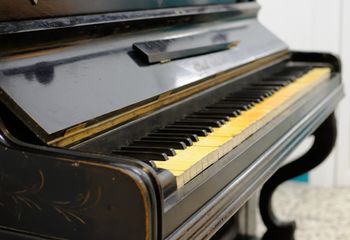 second-hand piano
