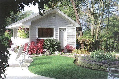 Backyard Flowering — Lakewood, NJ — Howard Payne Landscaping & Design Inc.