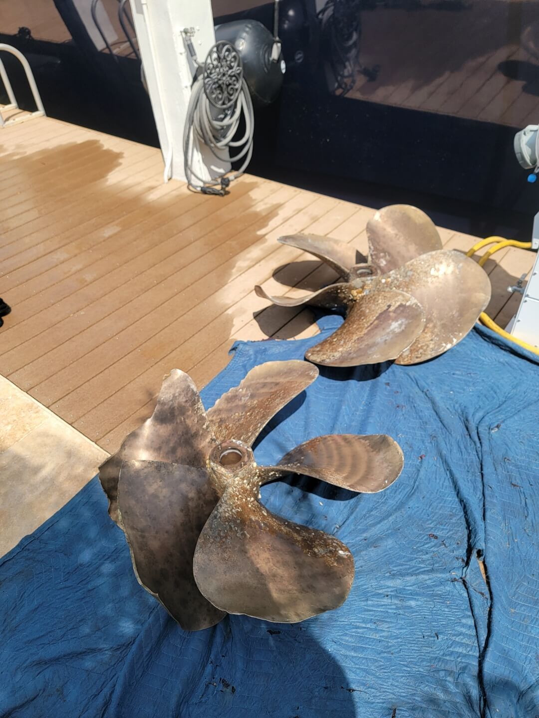 37.5- Propeller Change - 82' Sunseeker