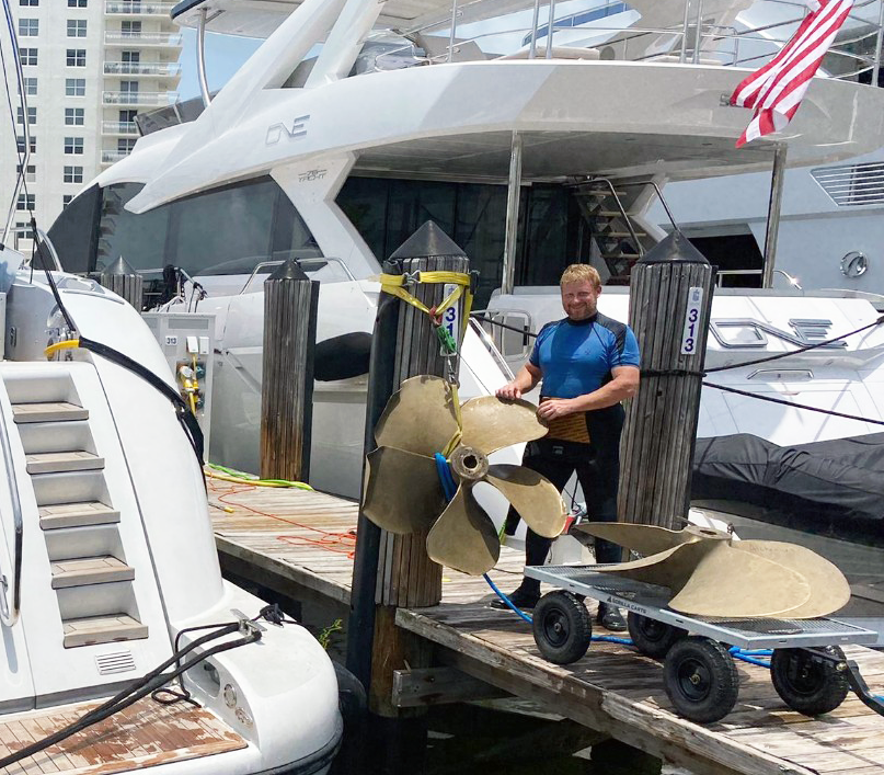 A hull diver shows the 43