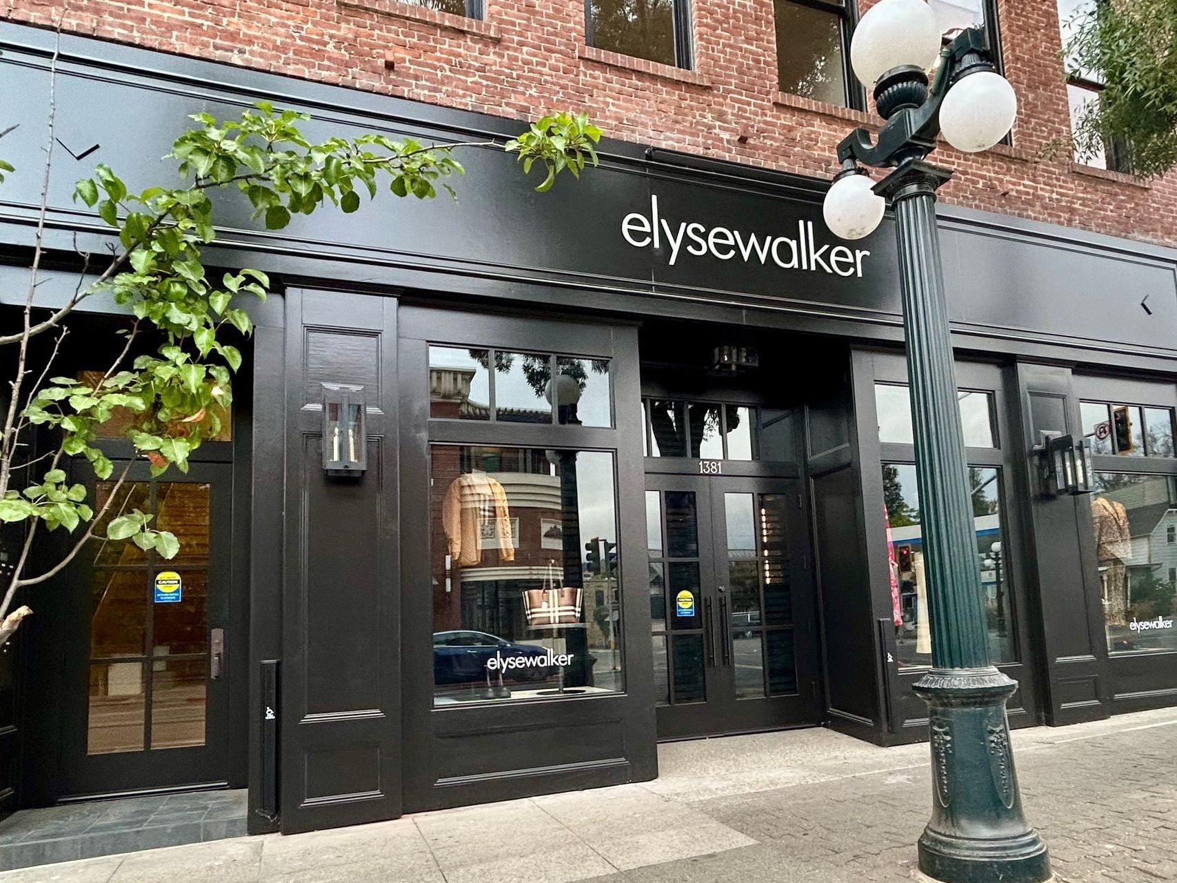 the front of a store called elysewalker