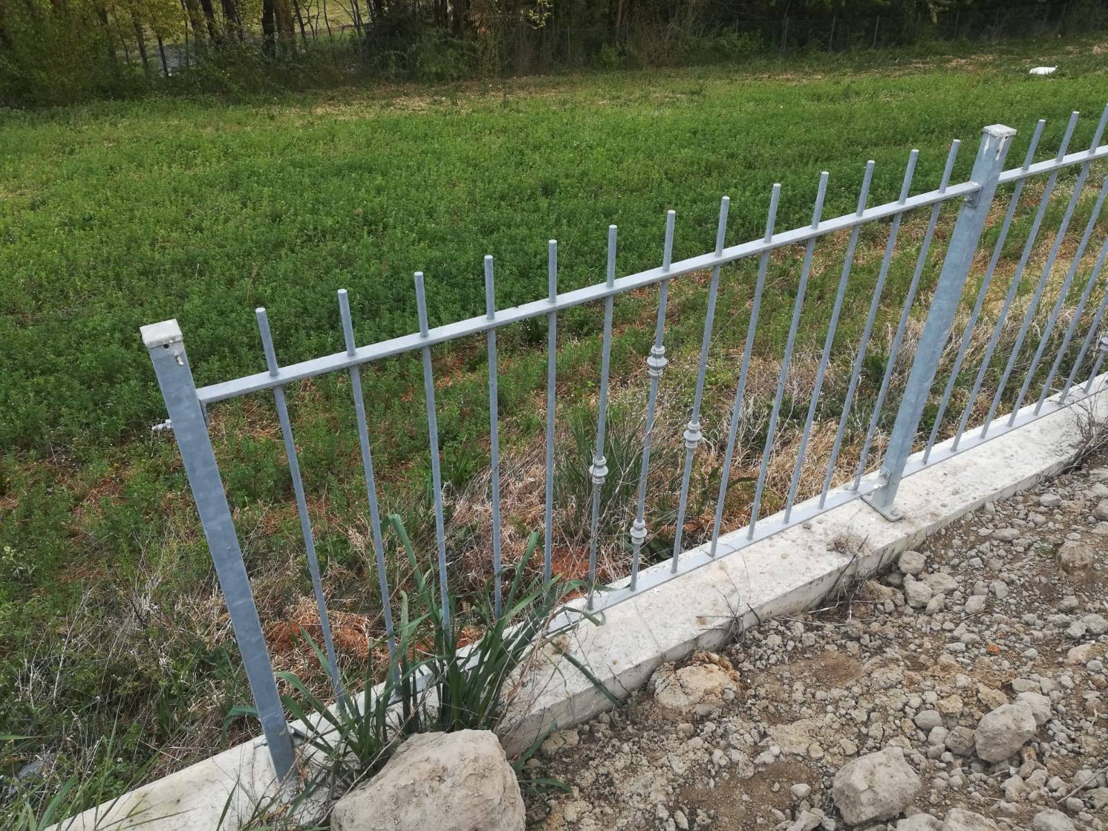 recinzione in metallo