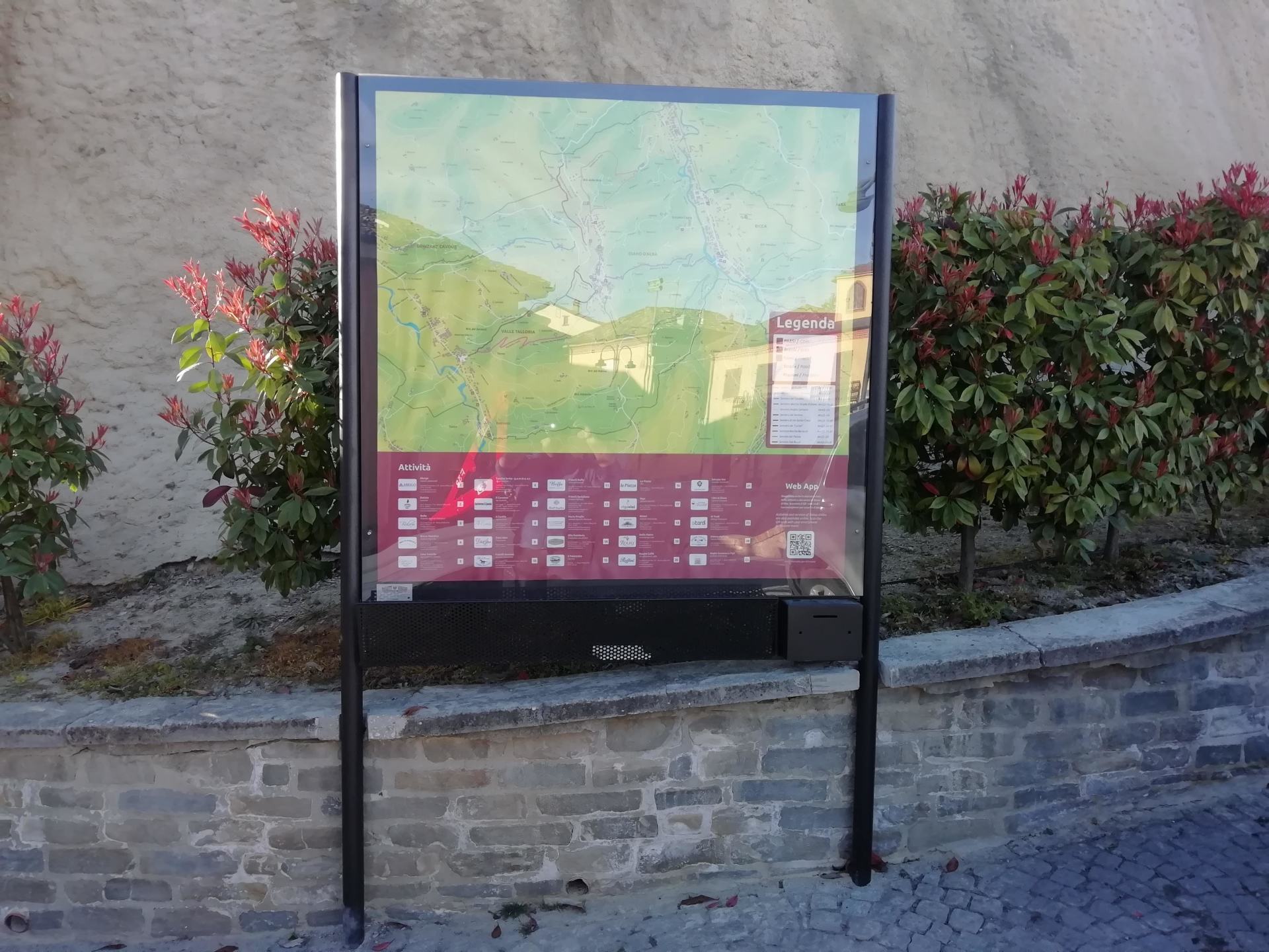 struttura in metallo per cartellone pubblicitario