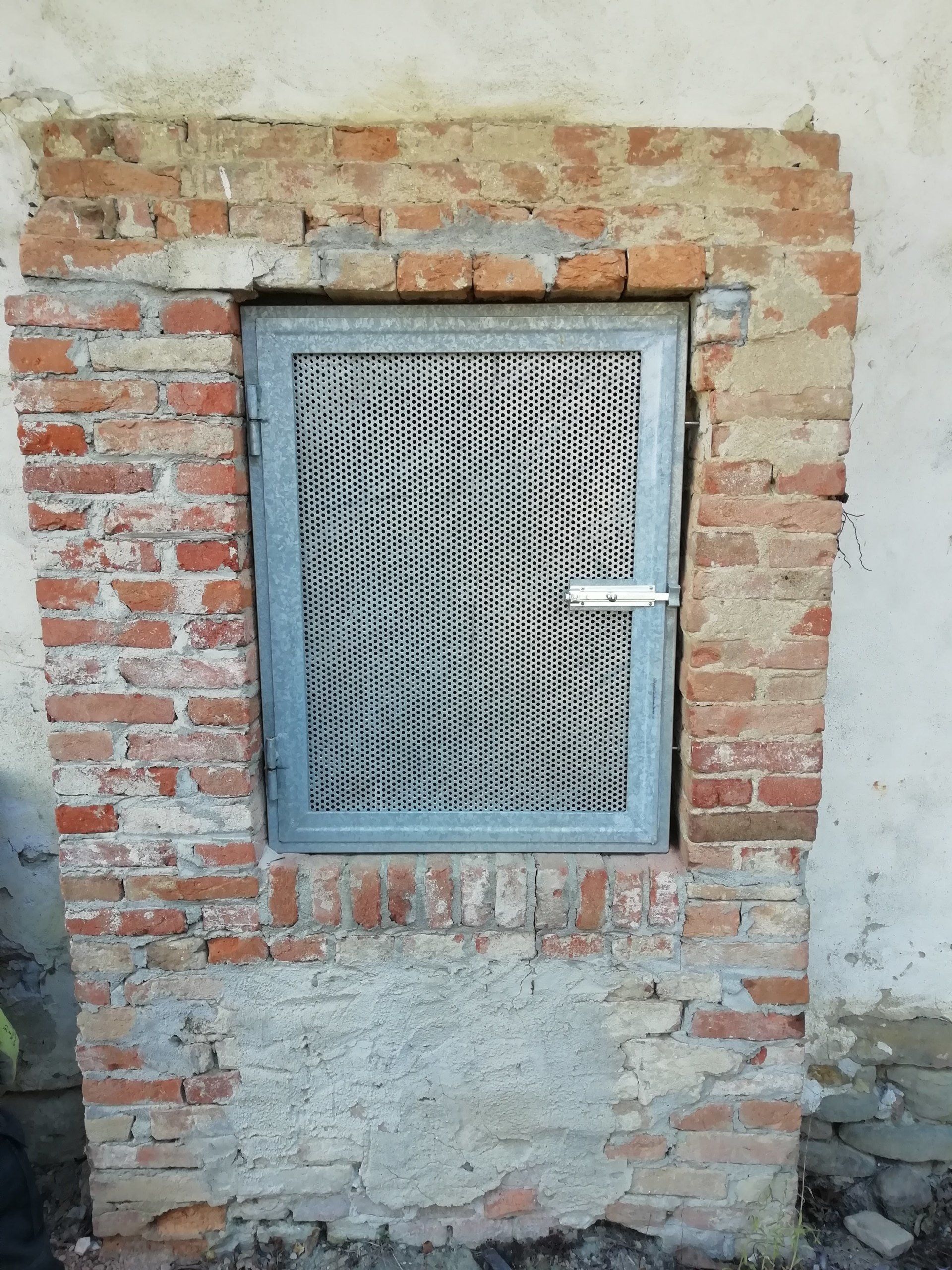 grata in metallo