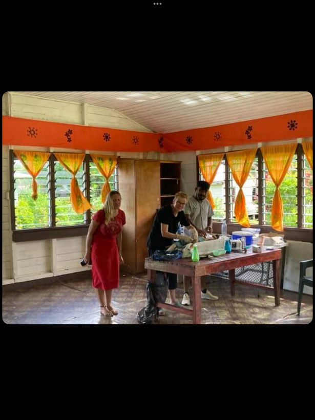 The Fiji Underwater Photographer, Alison Smith, visiting a desex clinic funded by her company Waterlust Fiji.