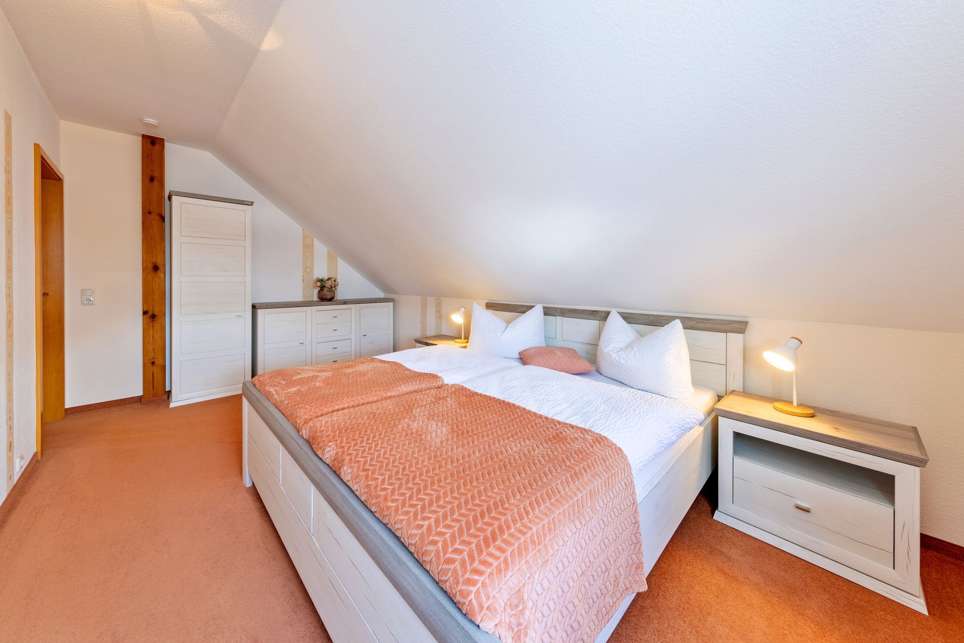 Ferienwohnung Hainleiteblick - Schlafzimmer mit Doppelbett