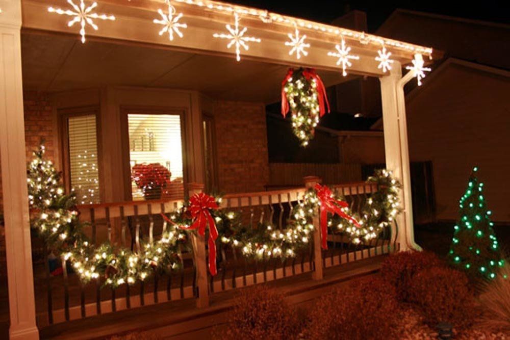 MC Holiday Lighting | Exterior Holiday Lighting | NY, NJ, CT Tri-State Area
