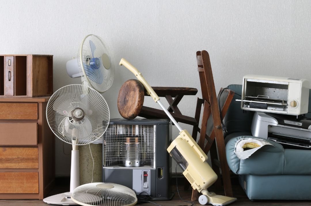 how to declutter your home before moving
