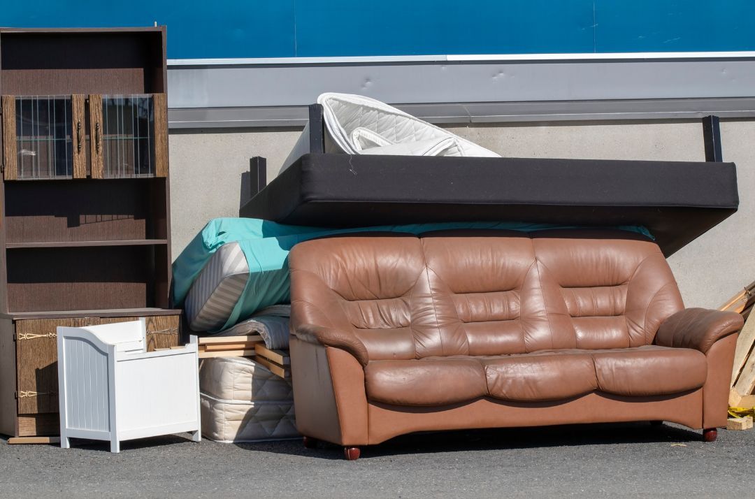 where to throw away furniture