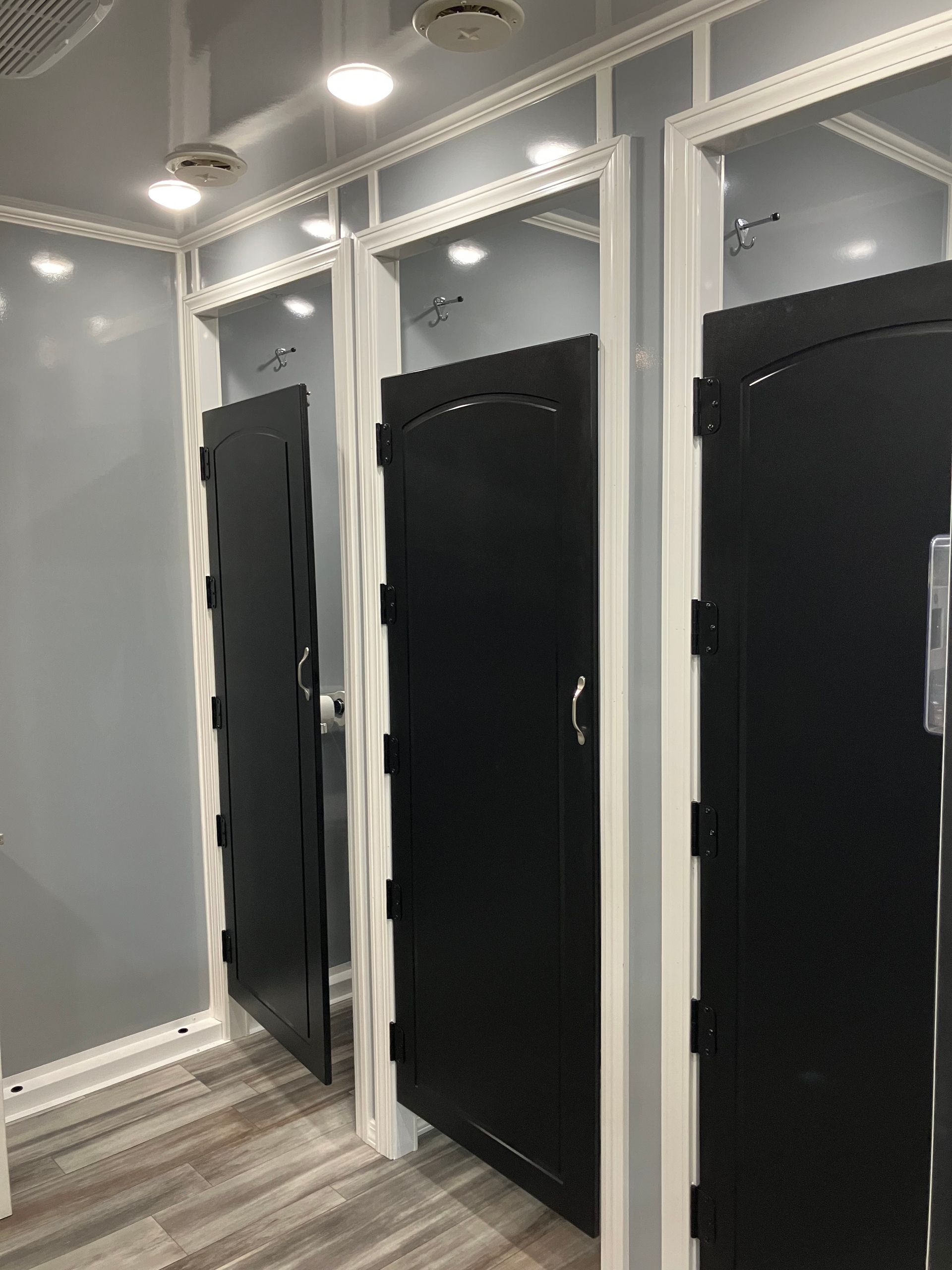 10 Stall Restroom Trailer