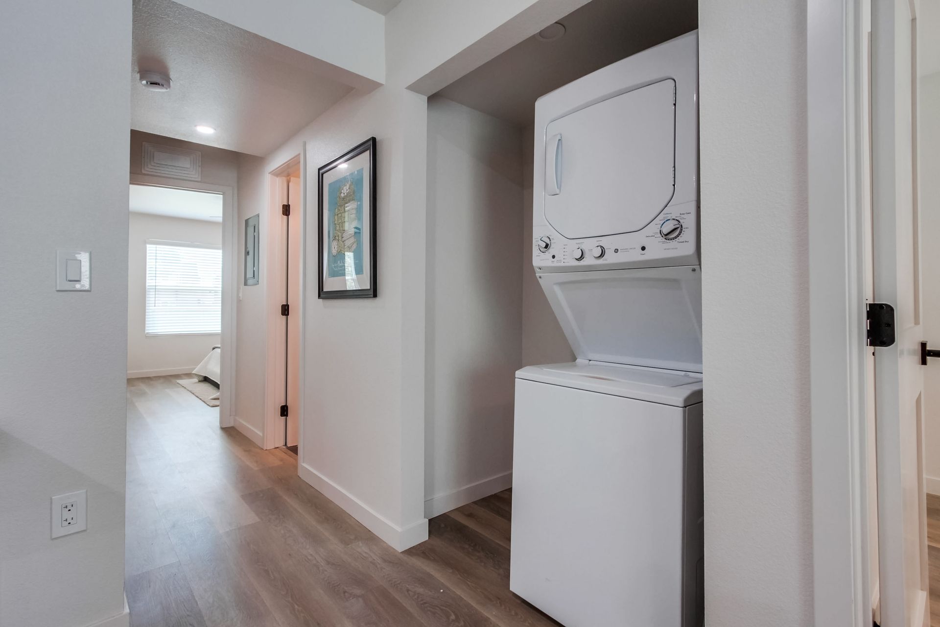 Photo showing a washer/dryer combo