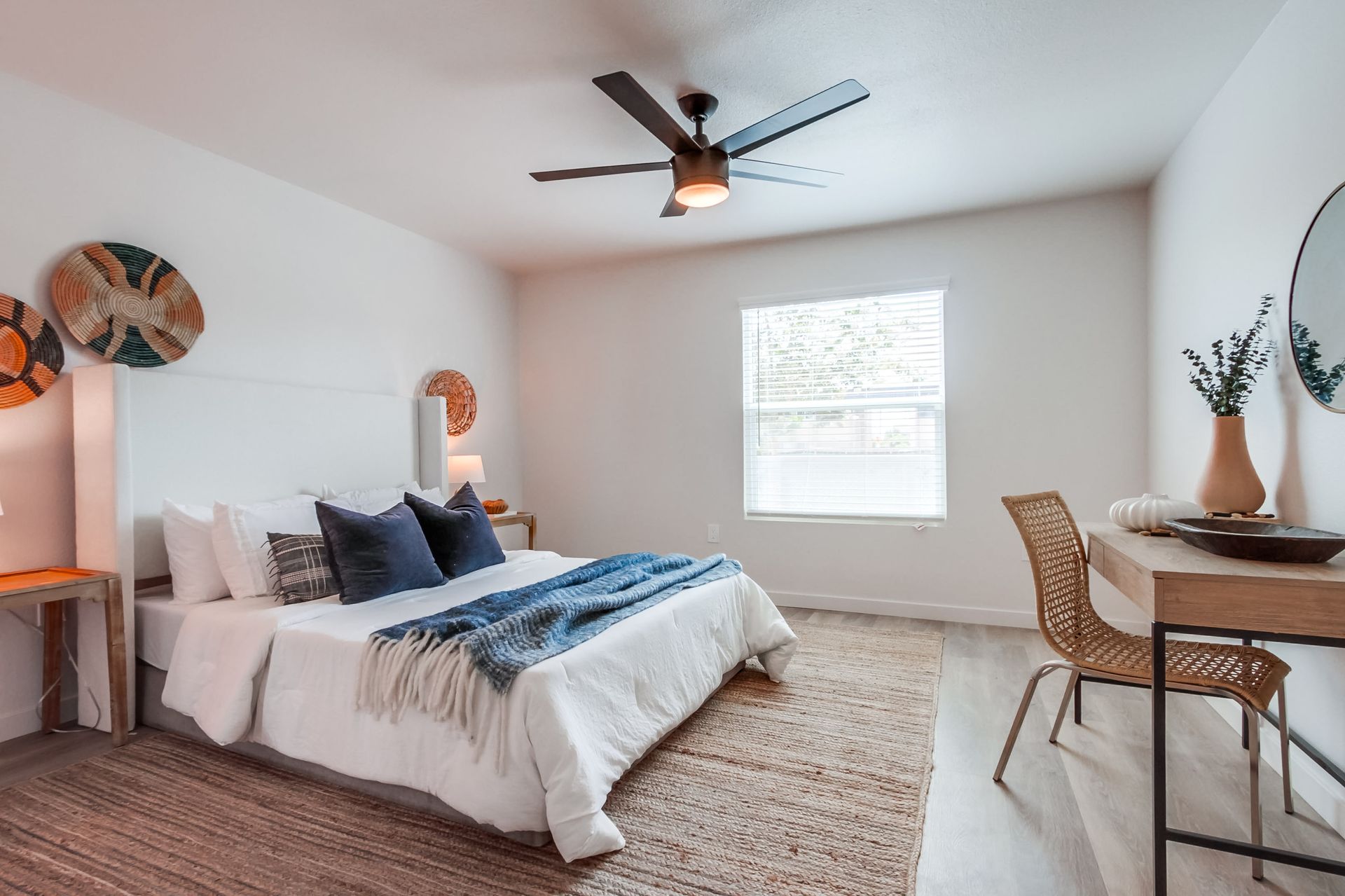 Photo showing a large bedroom with plenty of walking space