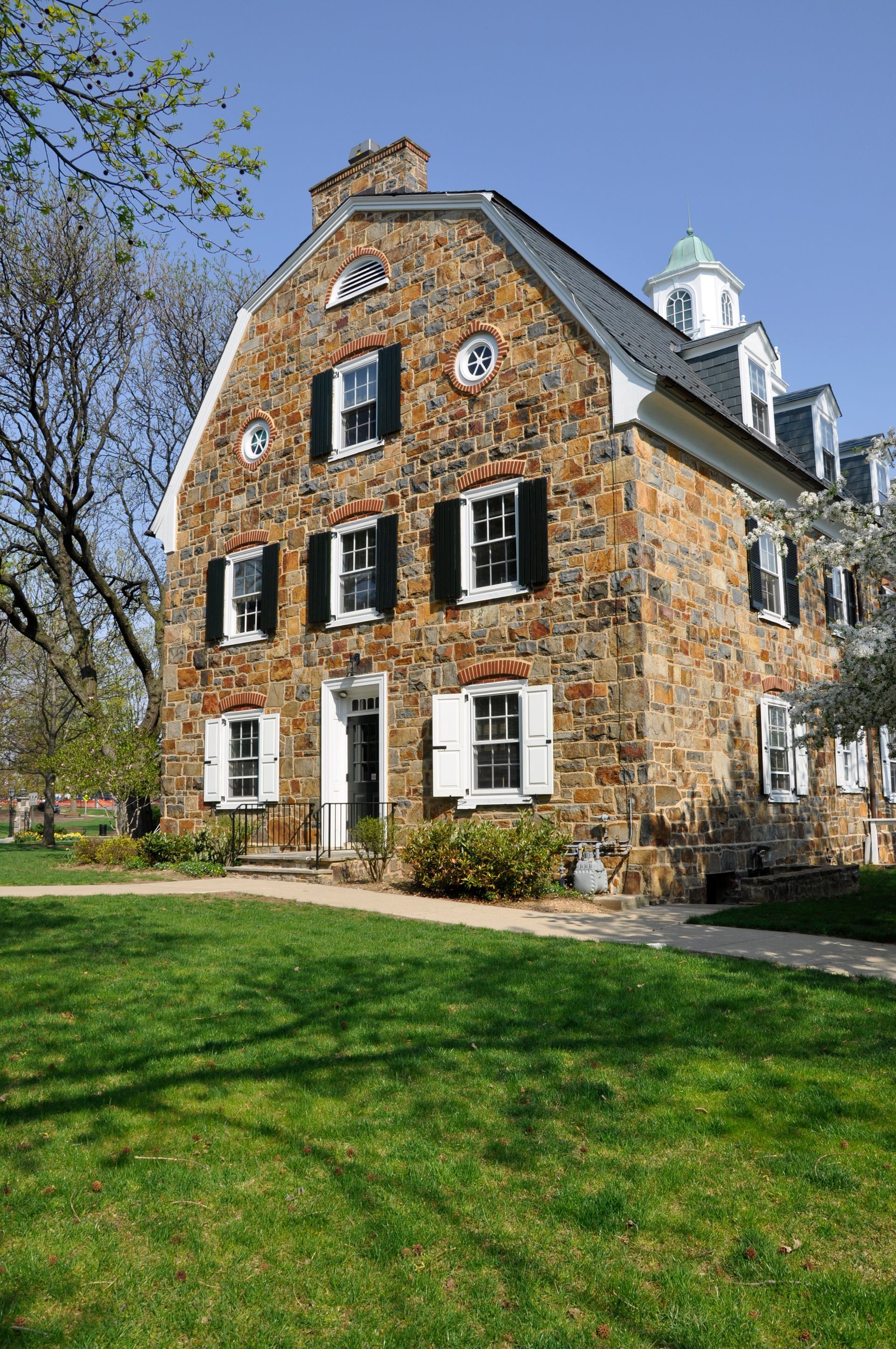 we buy houses in Fountain Hill PA