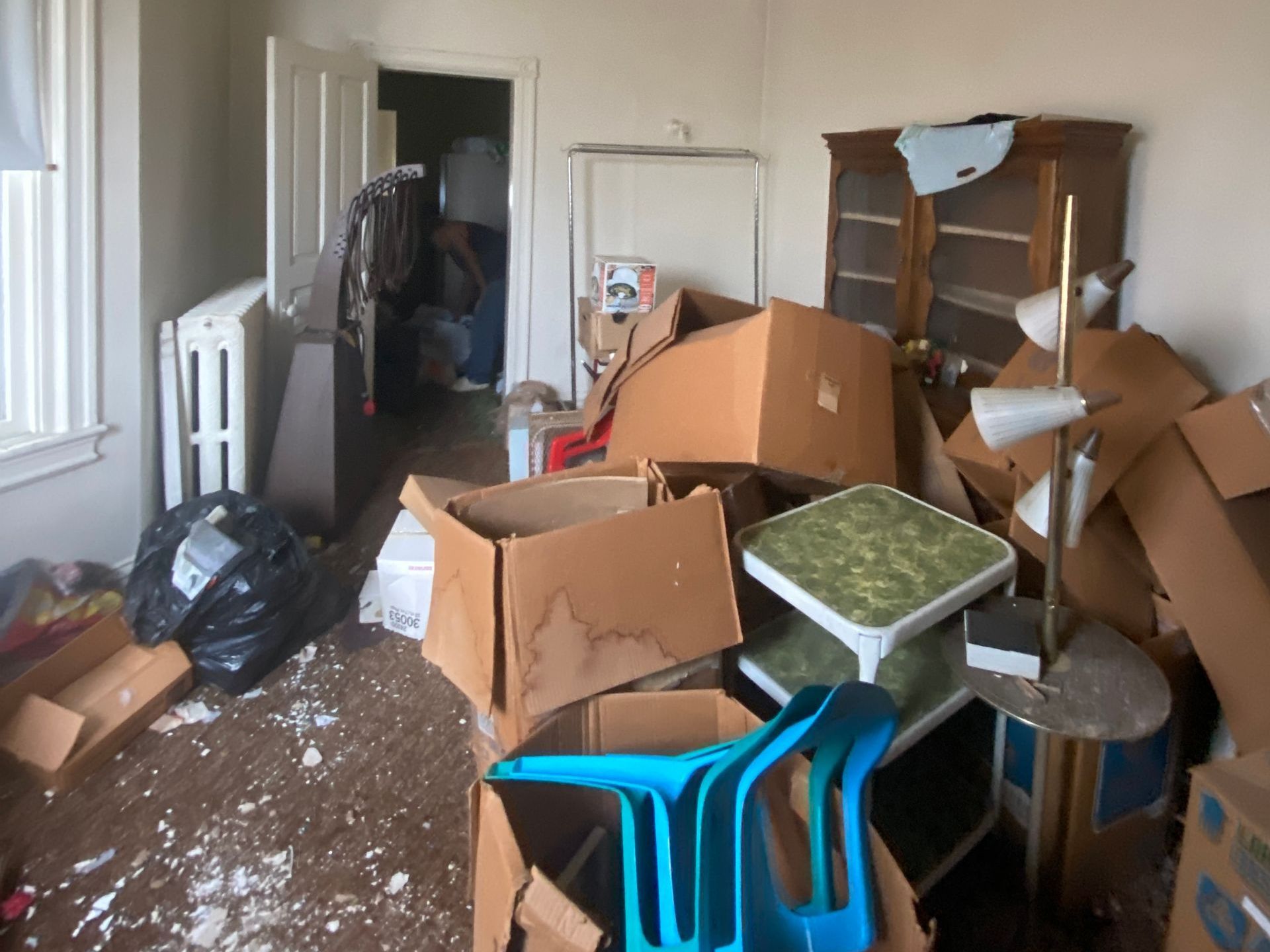 How to Sell Your Home Quickly When It’s Full of Stuff