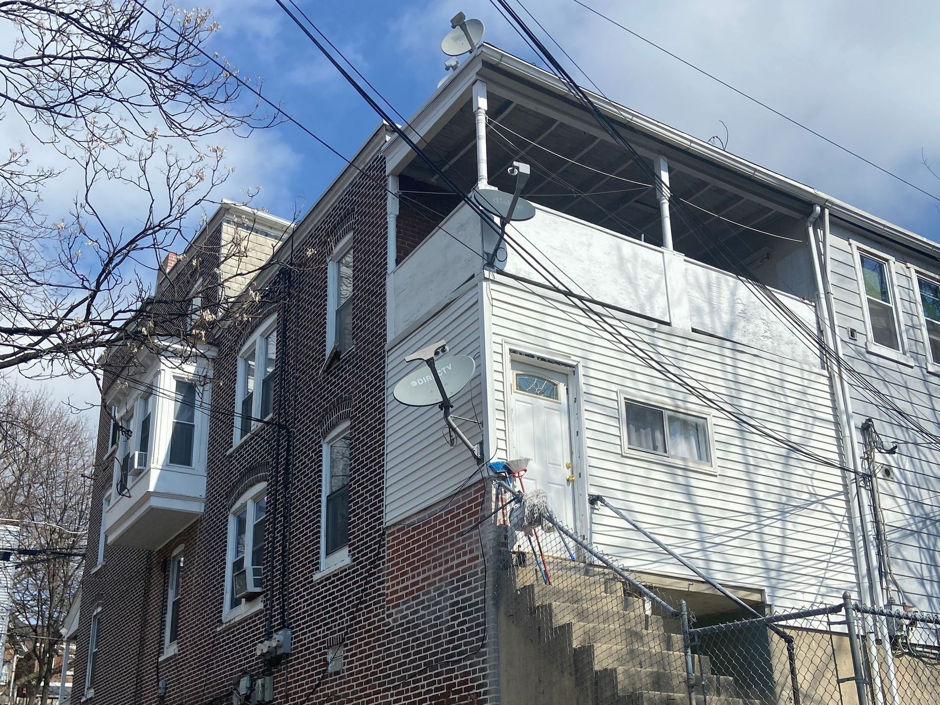 Steps to Selling Your Home Quickly When It’s Full of Stuff