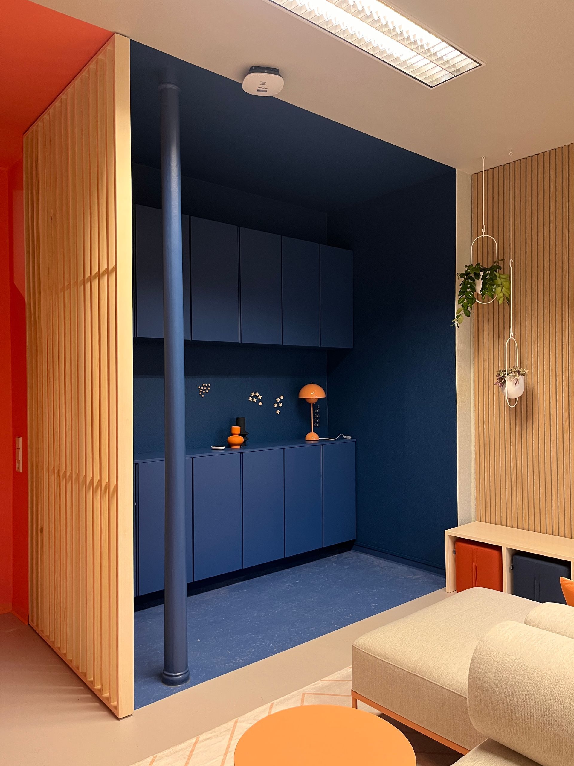 Raumtrenner in Kiefer Massivholz, geölt.