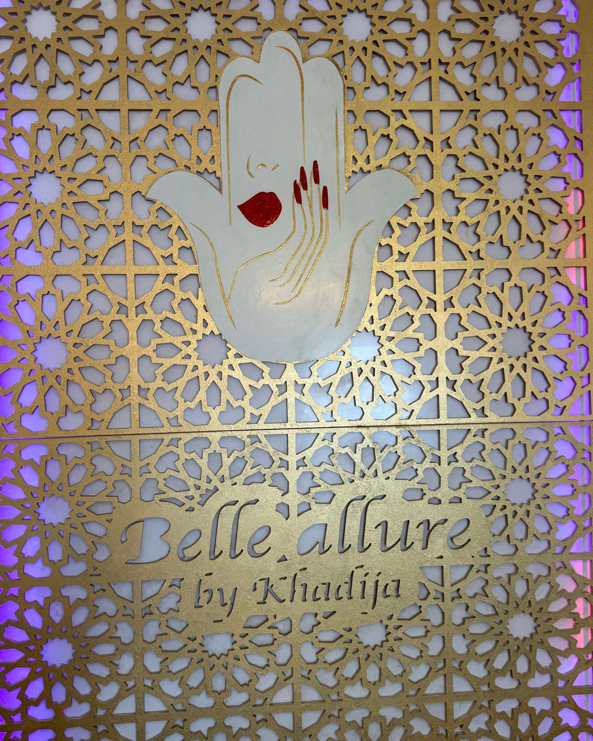 Un panneau Belle Allure by Khadija