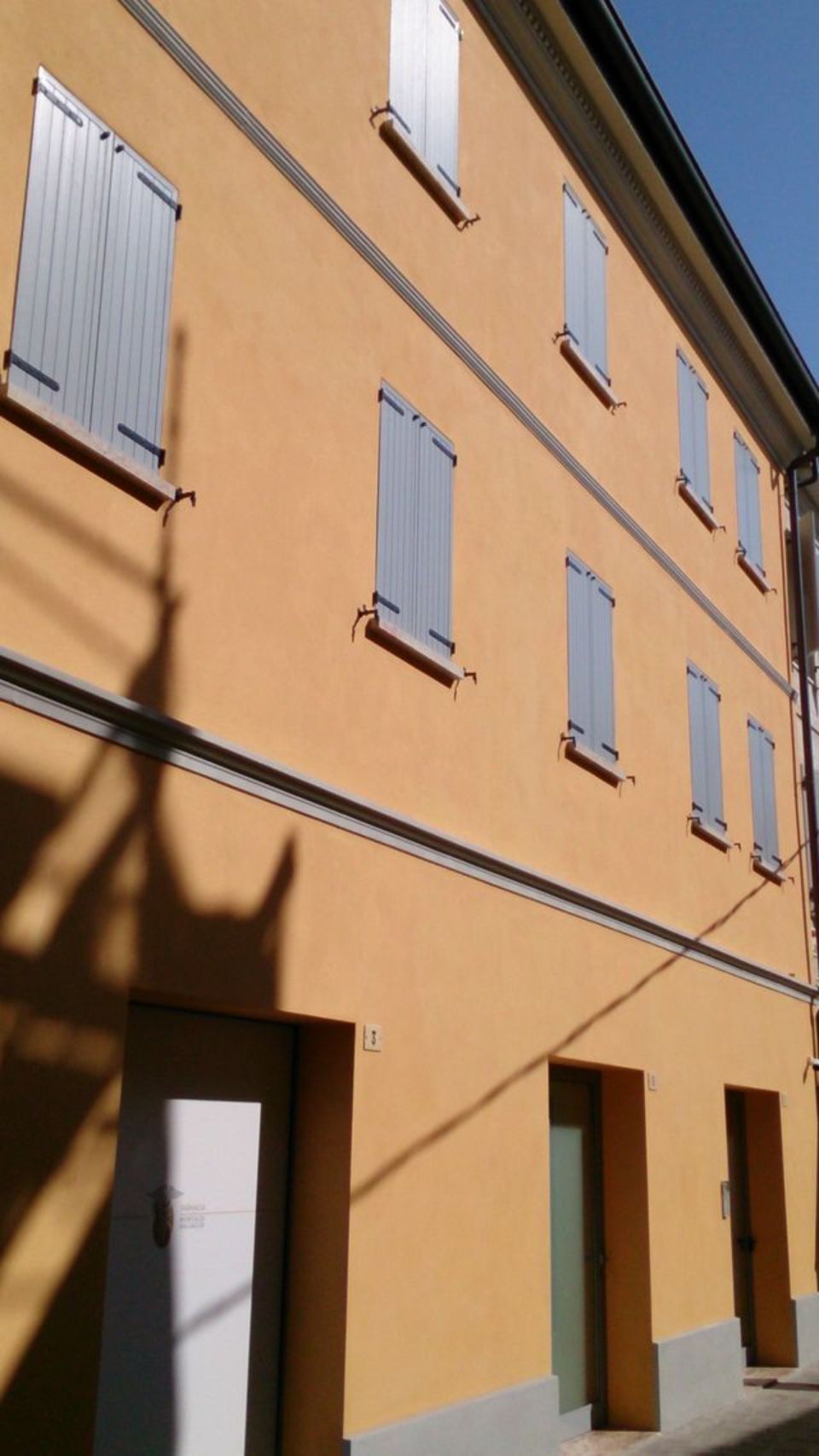 progettazione e installazione scuri a Modena