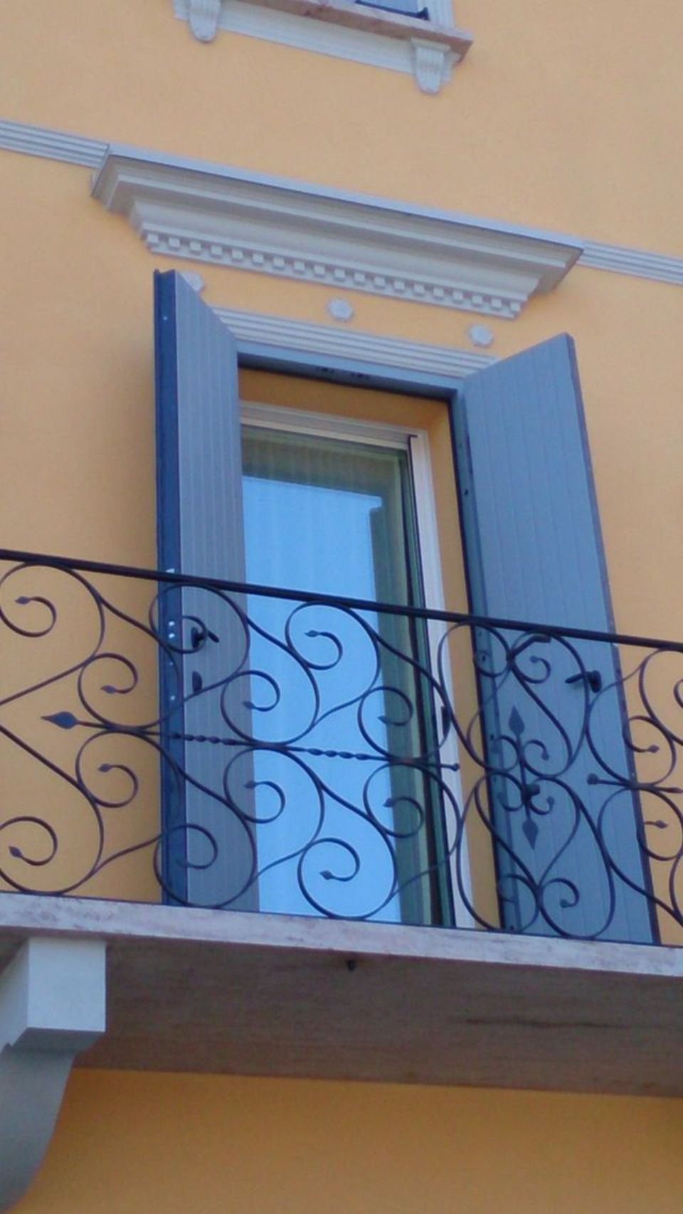 progettazione e installazione di scuri Modena