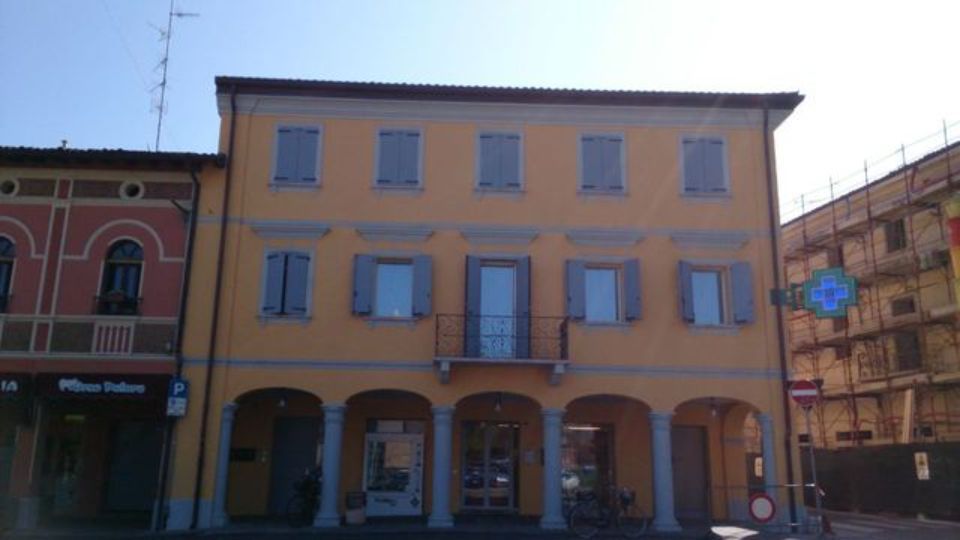 scuri in legno in un palazzo storico