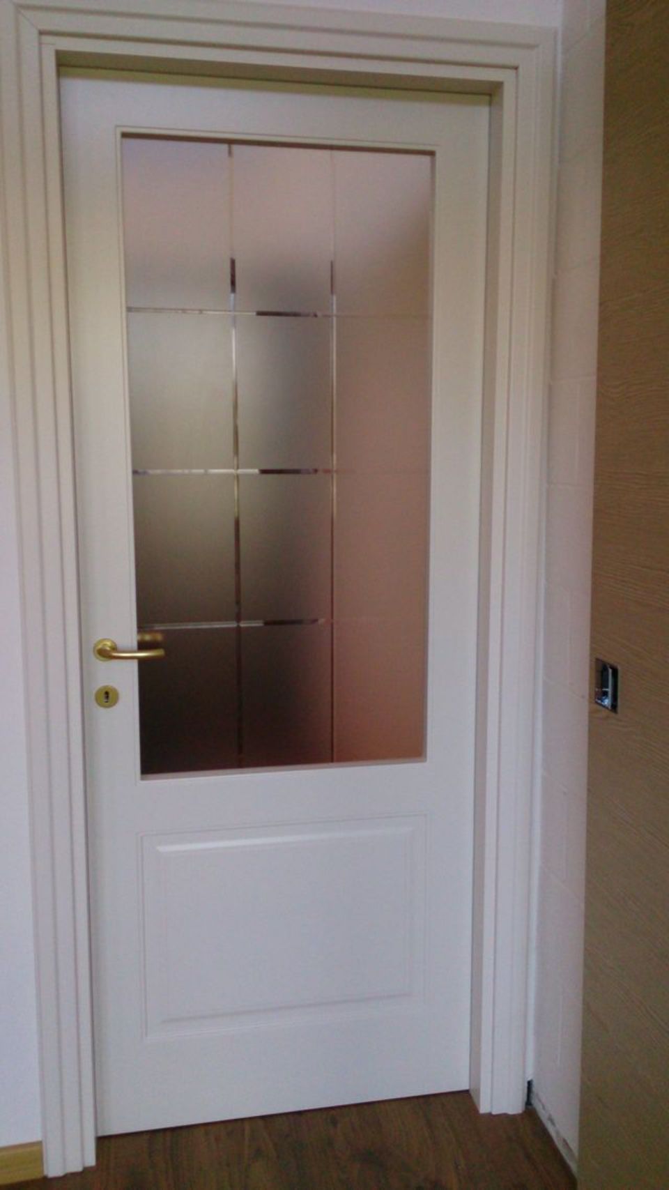 porta in vetro opaco