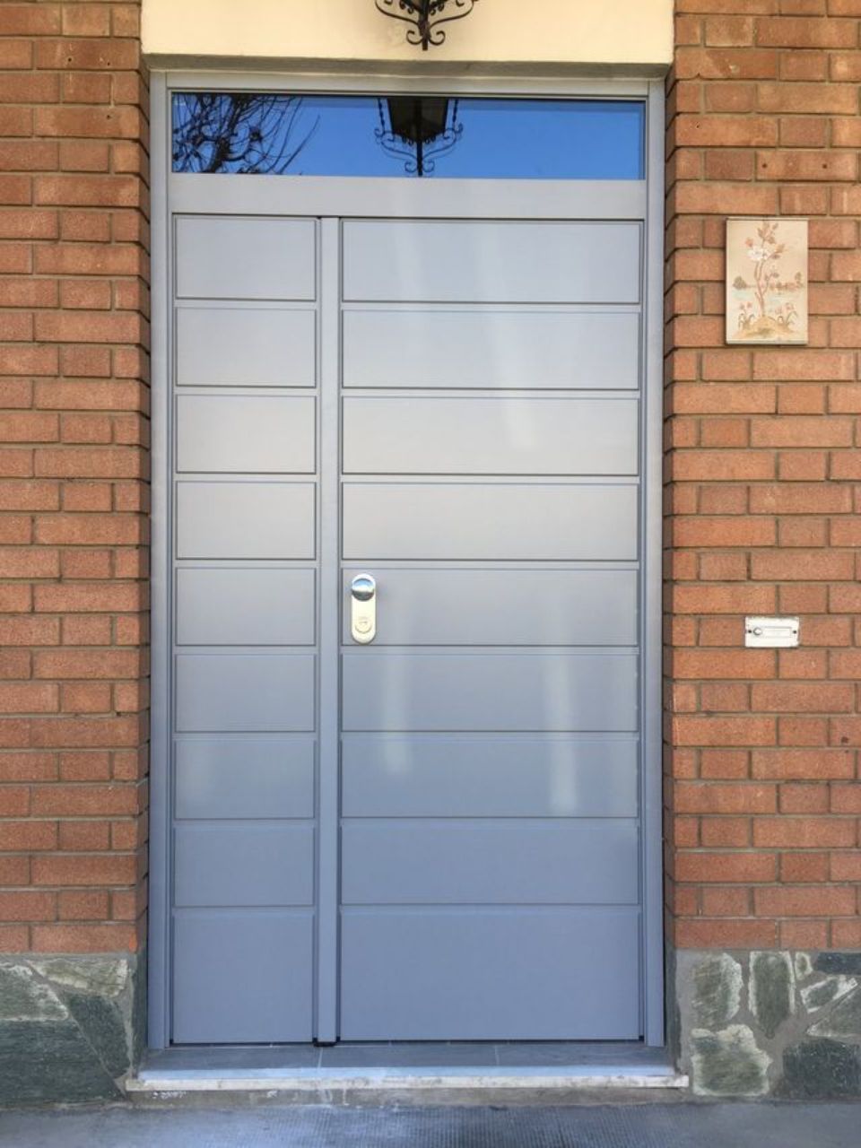 porta blindata grigia