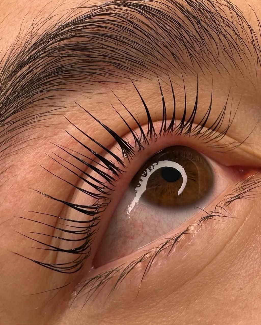 Pestañas y cejas perfectas gracias a nuestros procedimientos