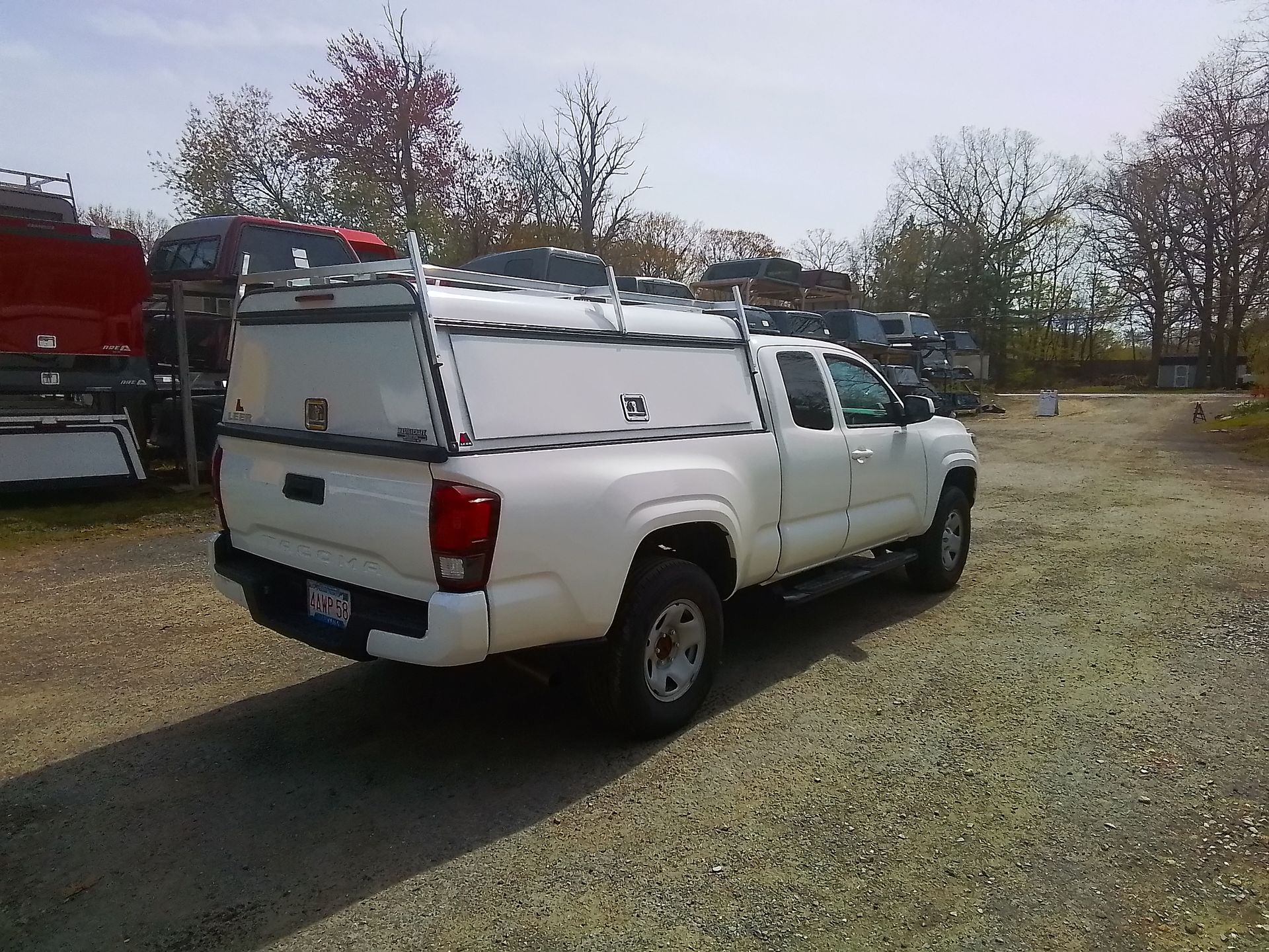 LEER 122 Truck Cap Mastercraft Truck Caps Leominster, MA