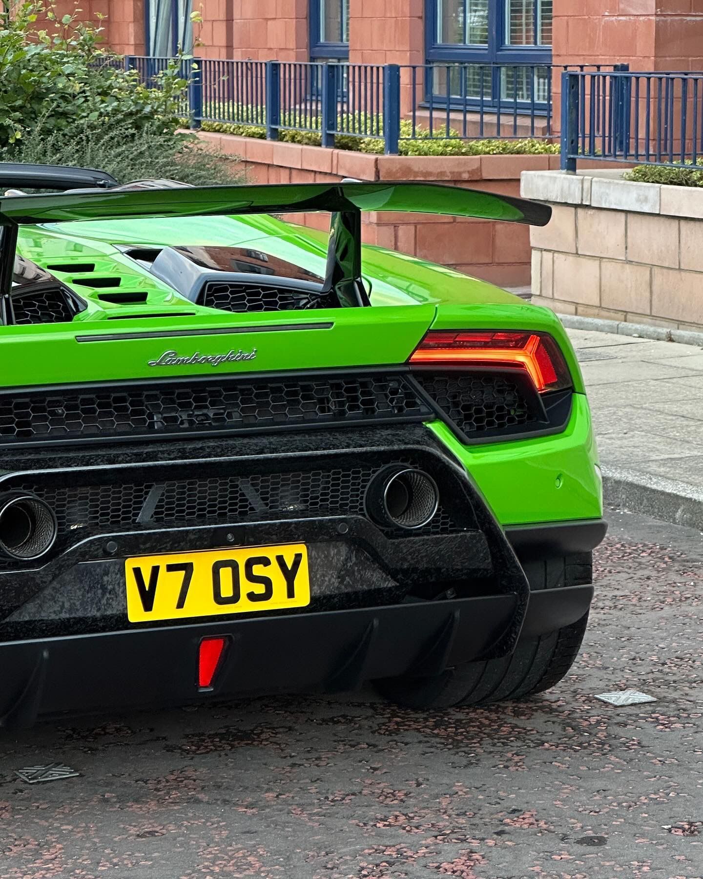 Detailed Safe wash Lamborghini Super Car Mobile valeting and detailing