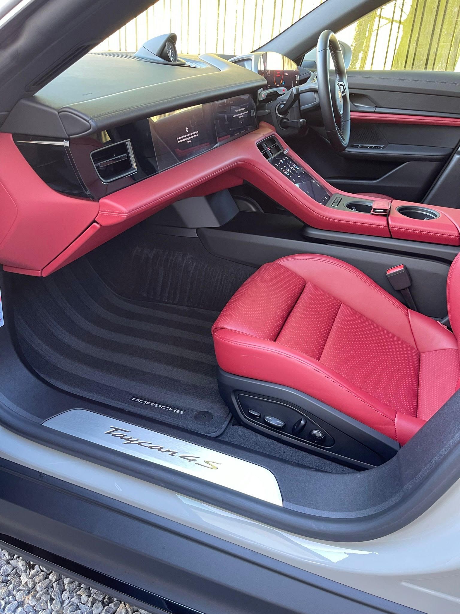 Porsche Taycan Interior clean