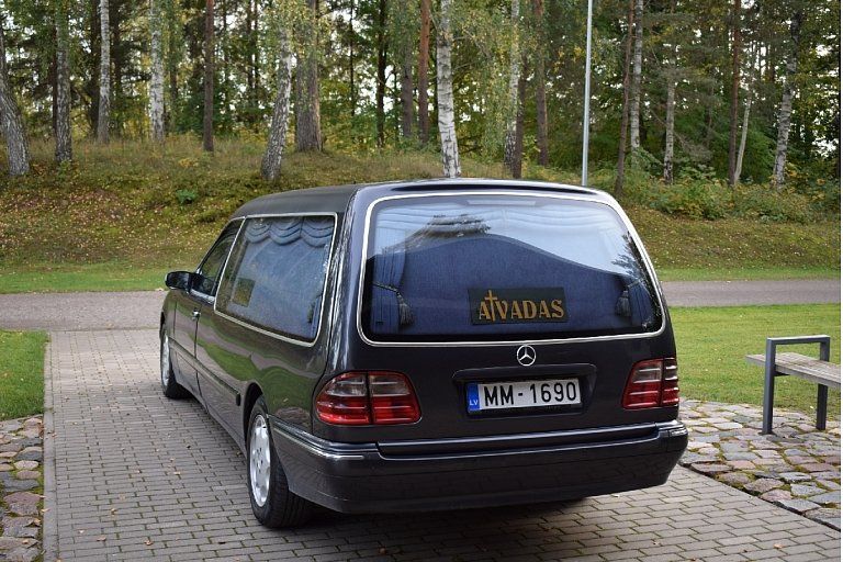 Bēru pakalpojumi Talsos, Talsu novadā, Dundagas novadā, Rojas novadā, Mērsraga un Kandavas novadā, Talsos, Talsu, apbedīšanas birojs Atvadas, apbedīšanas pakalpojumi, apbedīšanas piederumi