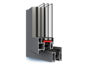 Un primo piano di una finestra con tre finestre su uno sfondo bianco.