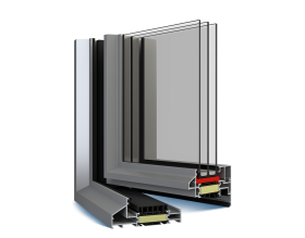 Un primo piano di una finestra con tre strati di vetro