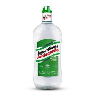 Botella de licor Aguardiente Antioqueño con etiqueta verde y blanca.
