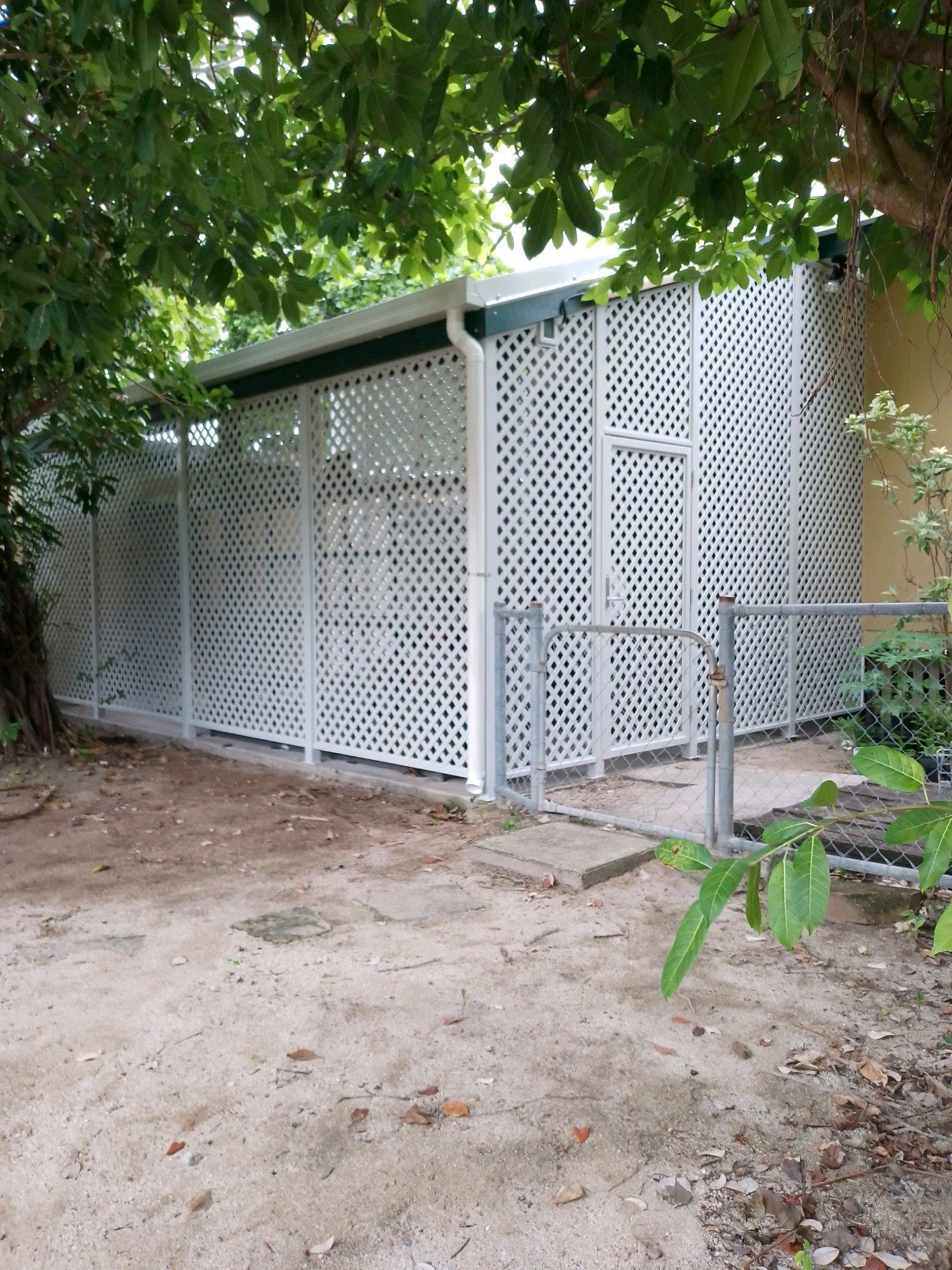 A White Lattice Enclosure — A & B Lattice World & Patios in Bungalow, QLD