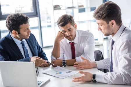 sales & marketing teams discussion