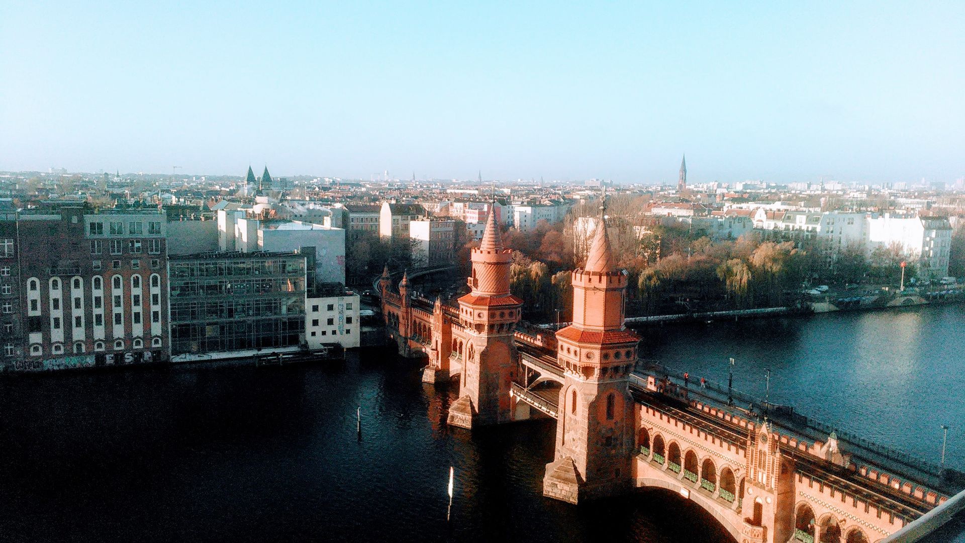 Oberbaumbrücke  in Friedrichshain in Berlin