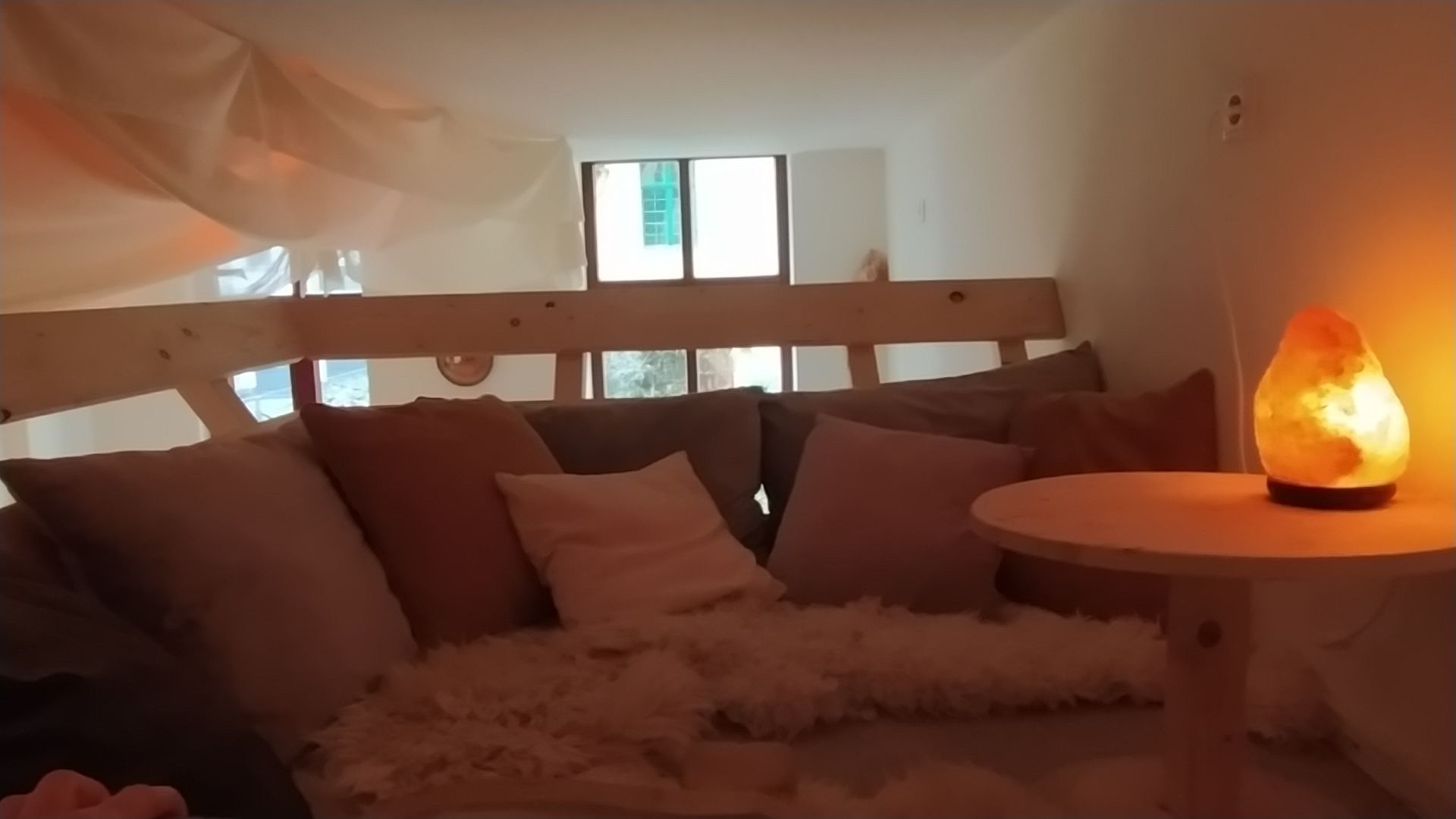 seating on a raised platfrom at Teeraum Sanvian in Berlin