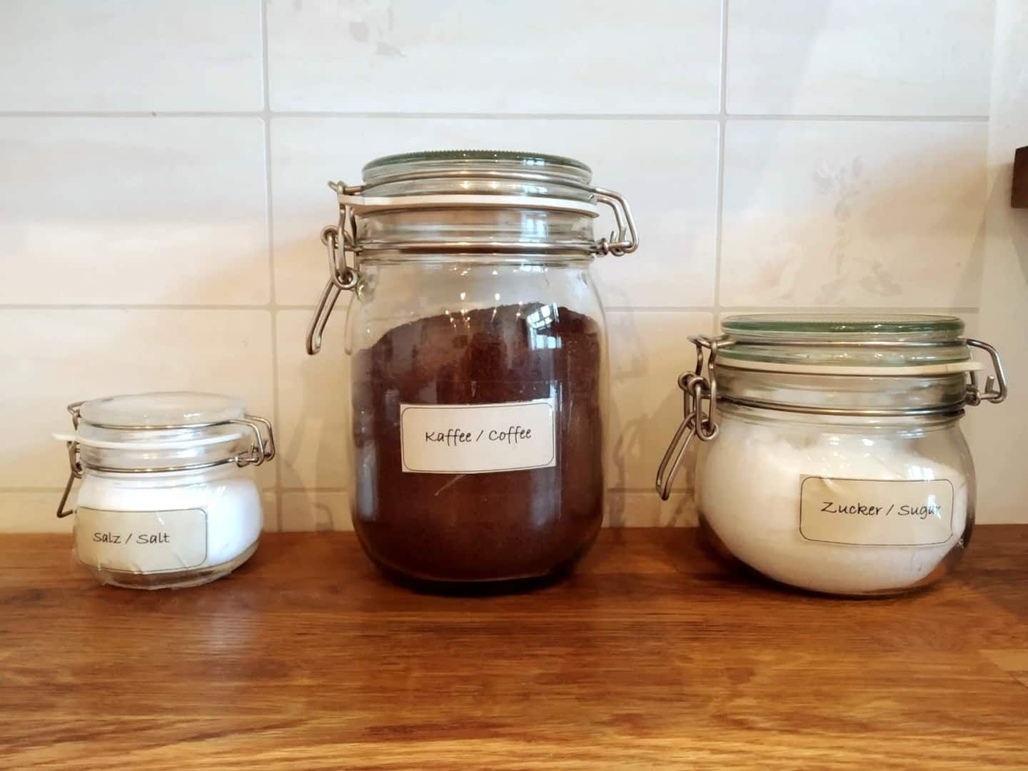 We provide tee, coffee, sugar, salt and pepper in our holiday apartments in Berlin