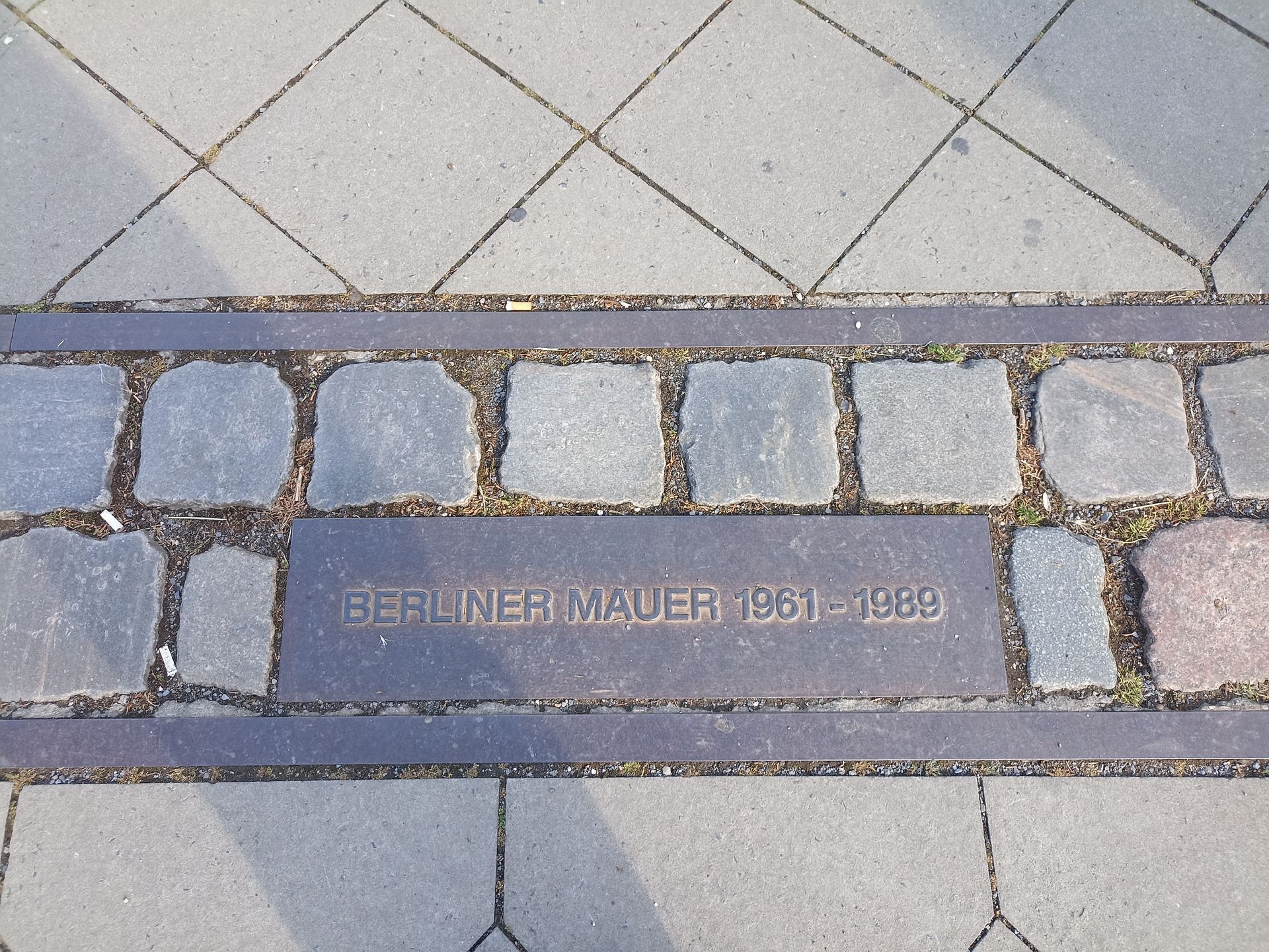 Kennzeichnung Berliner Mauer  in Berlin Mitte