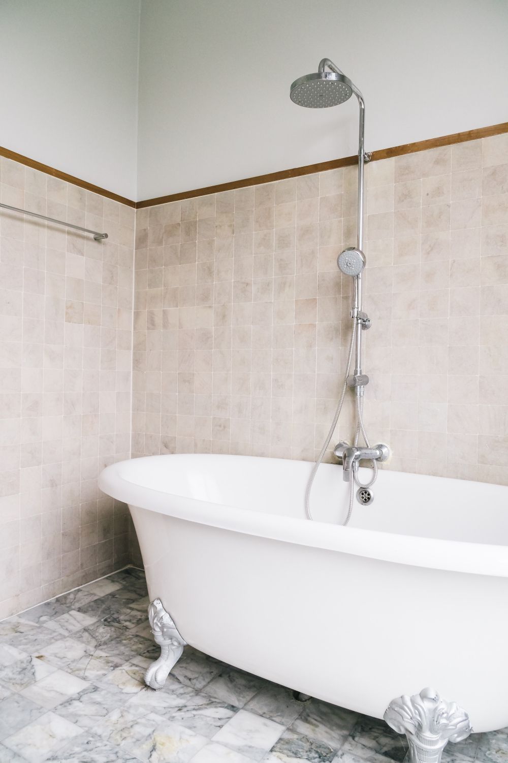 The First Signs of Mold in Your Shower or Tub