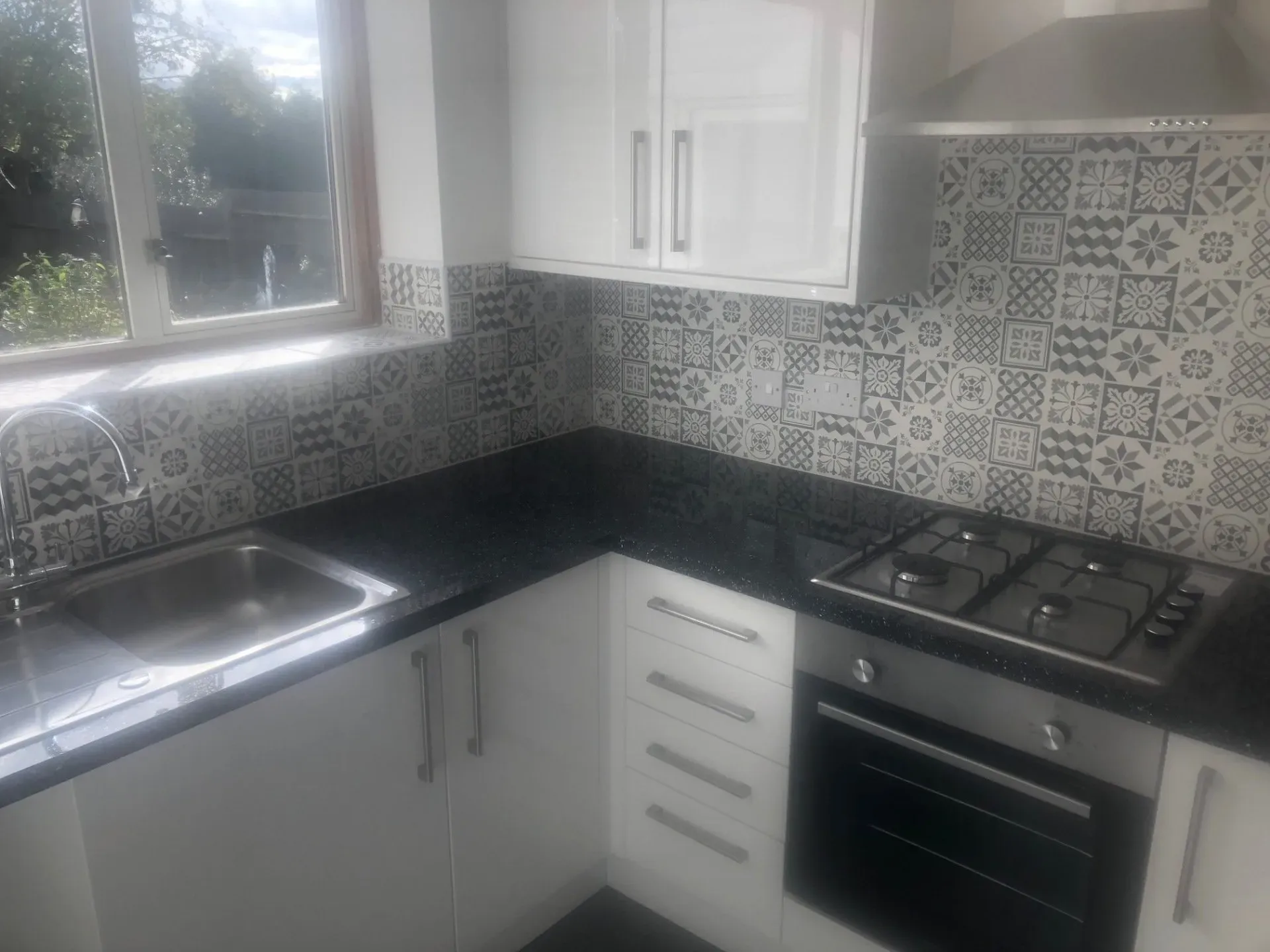 Domestic kitchen installation
