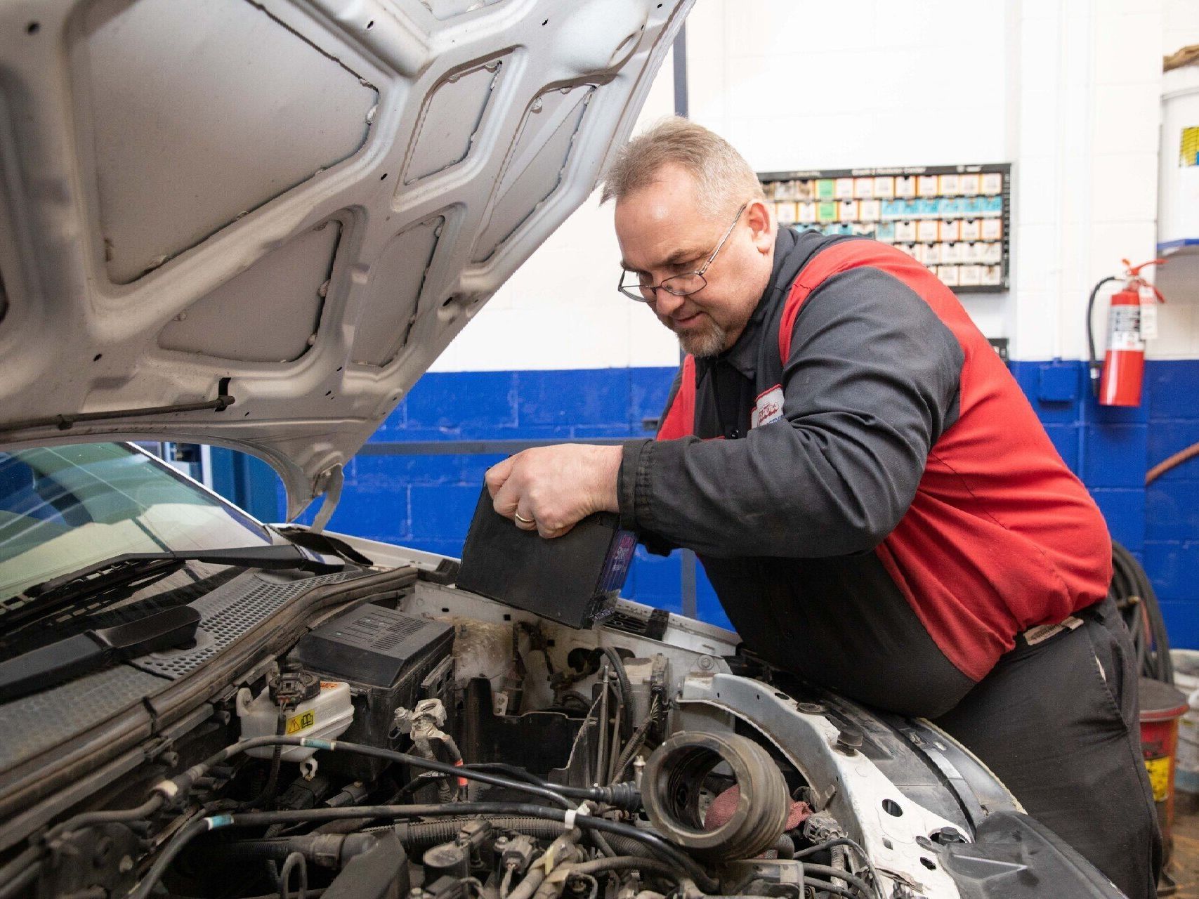 Battery Service at ﻿Masters Auto & Tire Service﻿ in ﻿Seattle, Washington﻿