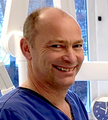 Profilbilde av tannlege Erland F. Jensen, tannlegen på Grønland.